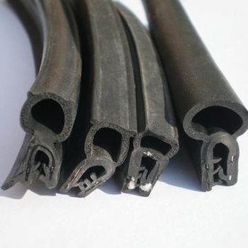 Co-extruded rubber strips for glazing channel.jpg